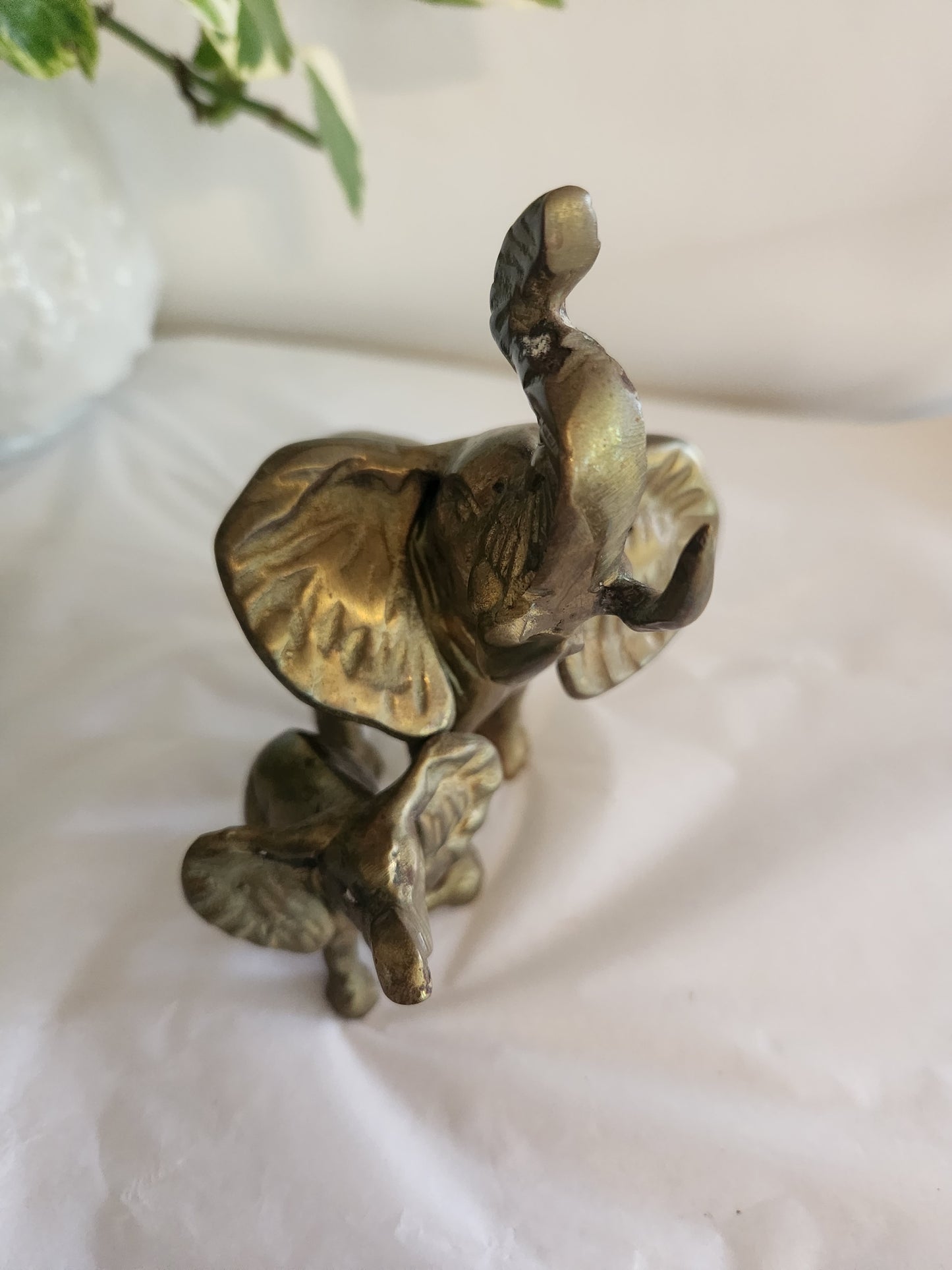 Mom & Baby Elephant Statue