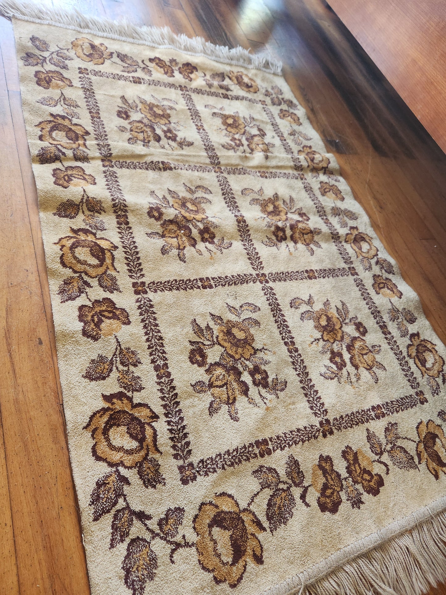 Neutral Floral Throw Rug