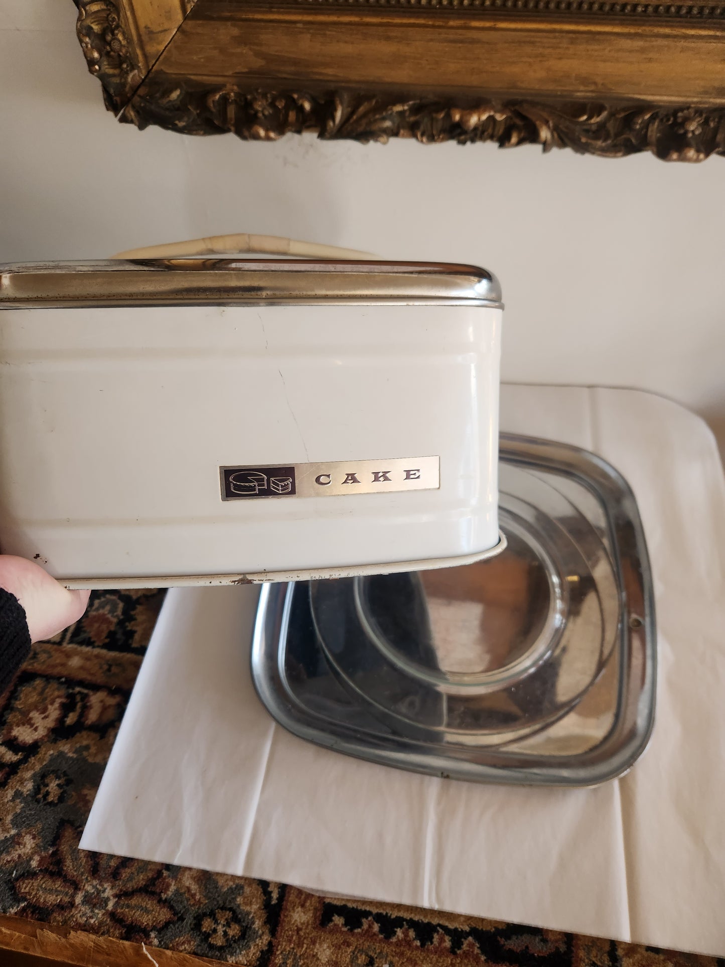Vintage Cake Keeper