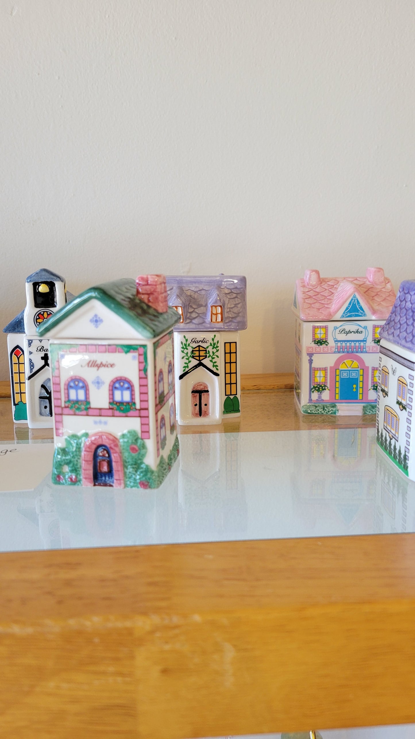 Avon Cozy Cottage Spice Village