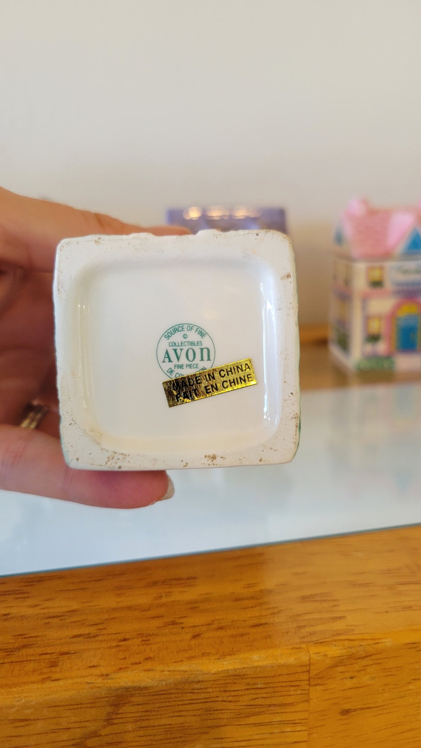 Avon Cozy Cottage Spice Village