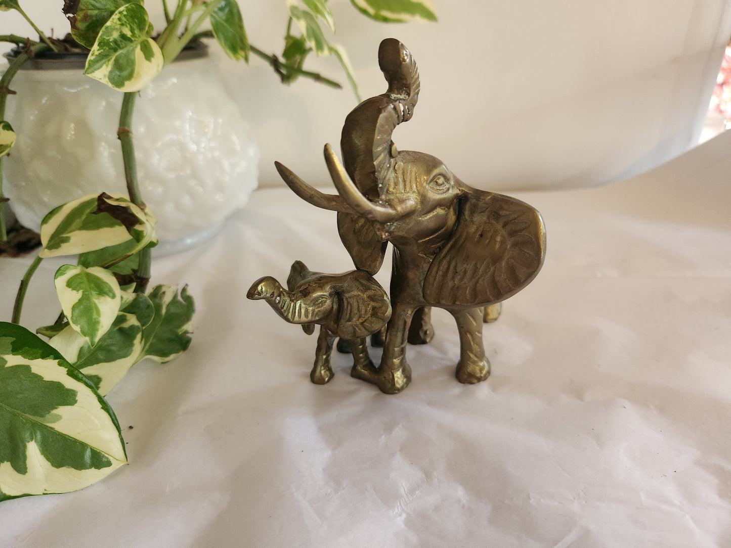 Mom & Baby Elephant Statue