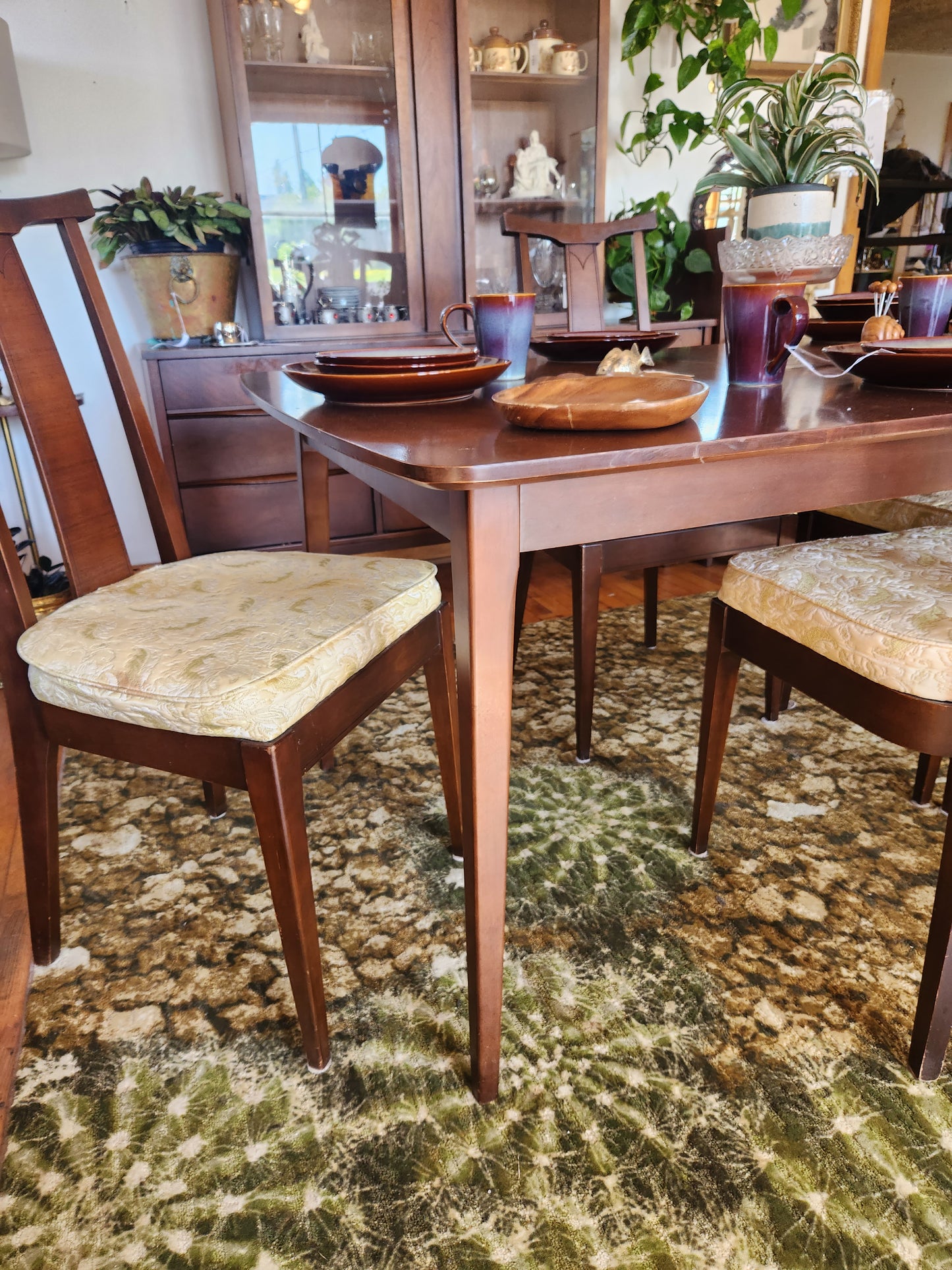 Retro Table with 4 Chairs