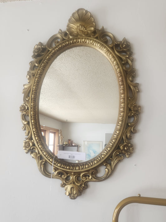 Ornate Oval Vintage Mirror (plastic frame)