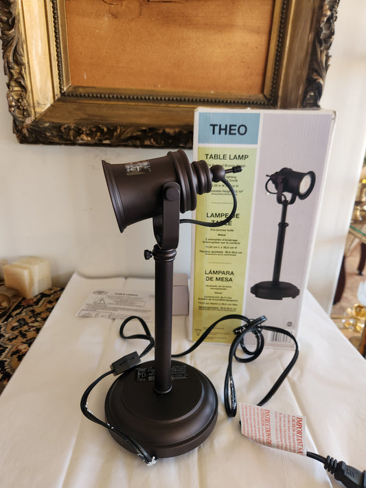 "Theo" Table Lamp