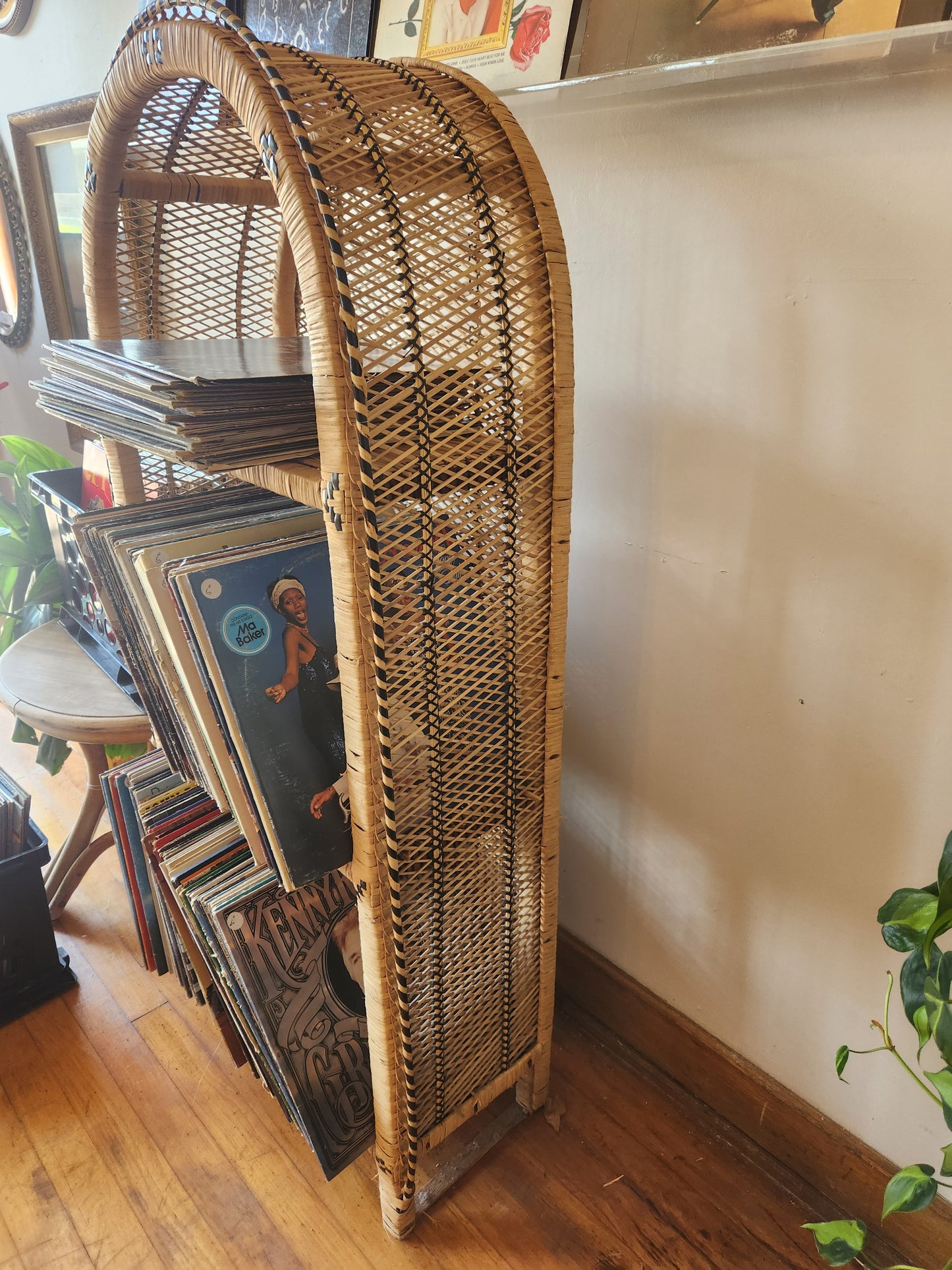 Mini Arched Wicker Shelf