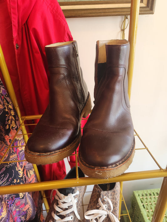 Roots Leather Boots Size 8