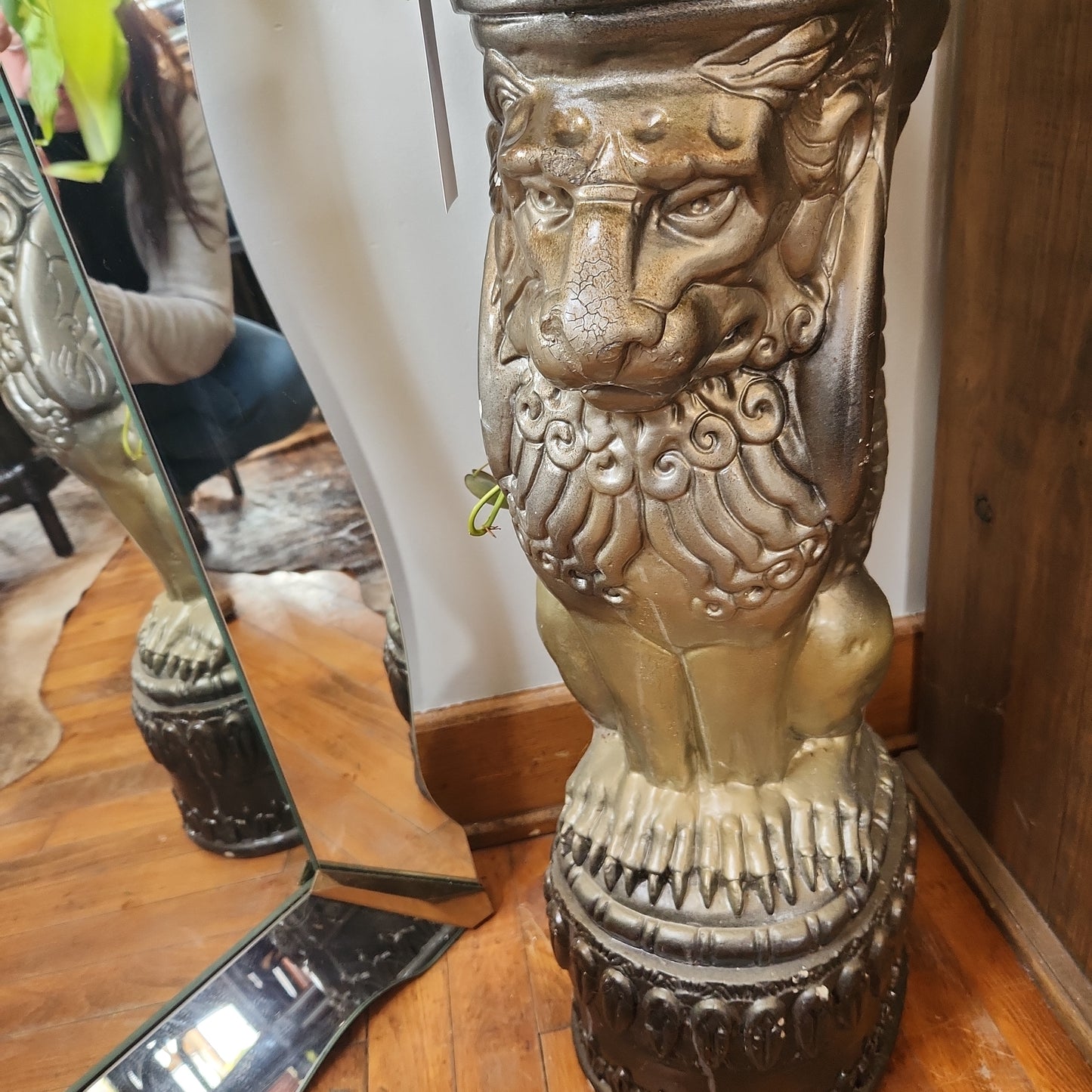 Gargoyle/Lion? Pedestal