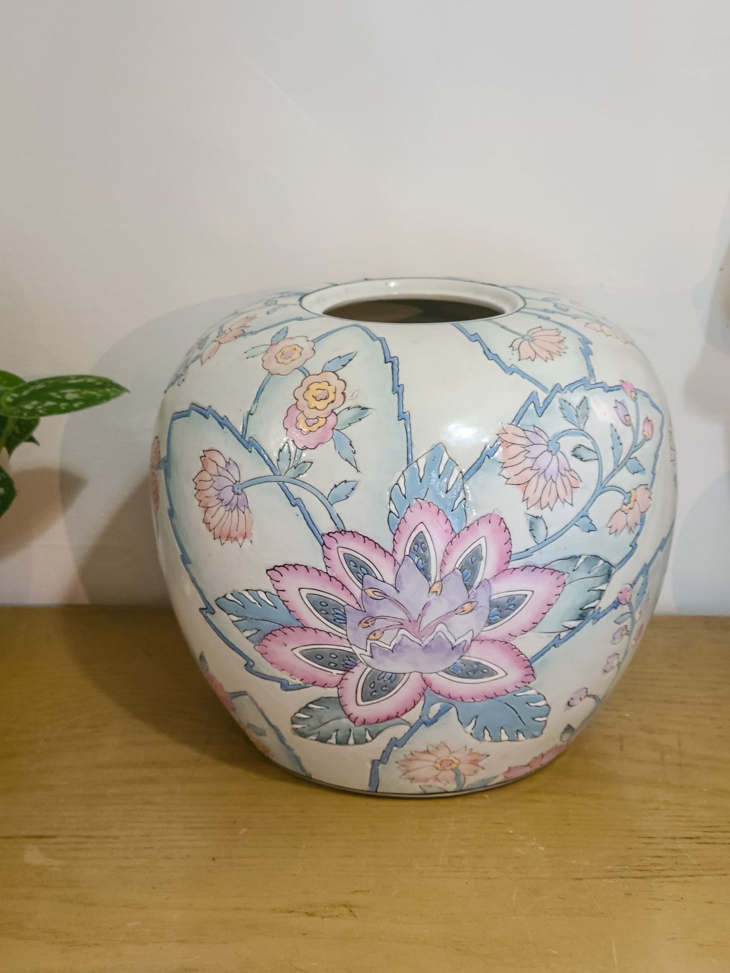 Pastel Vase/Urn