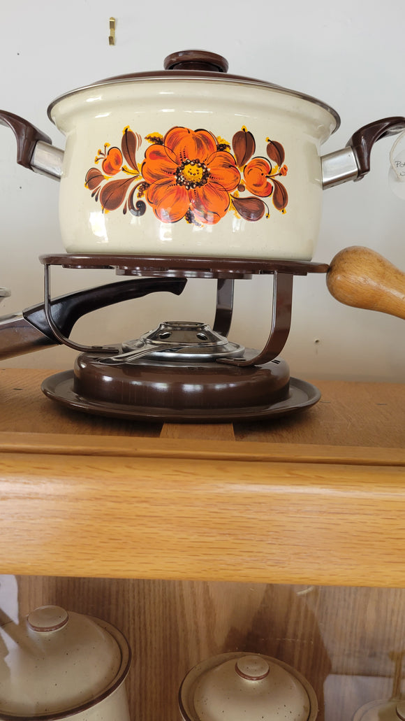 Valencia Poppy Fondue/Warming Pot