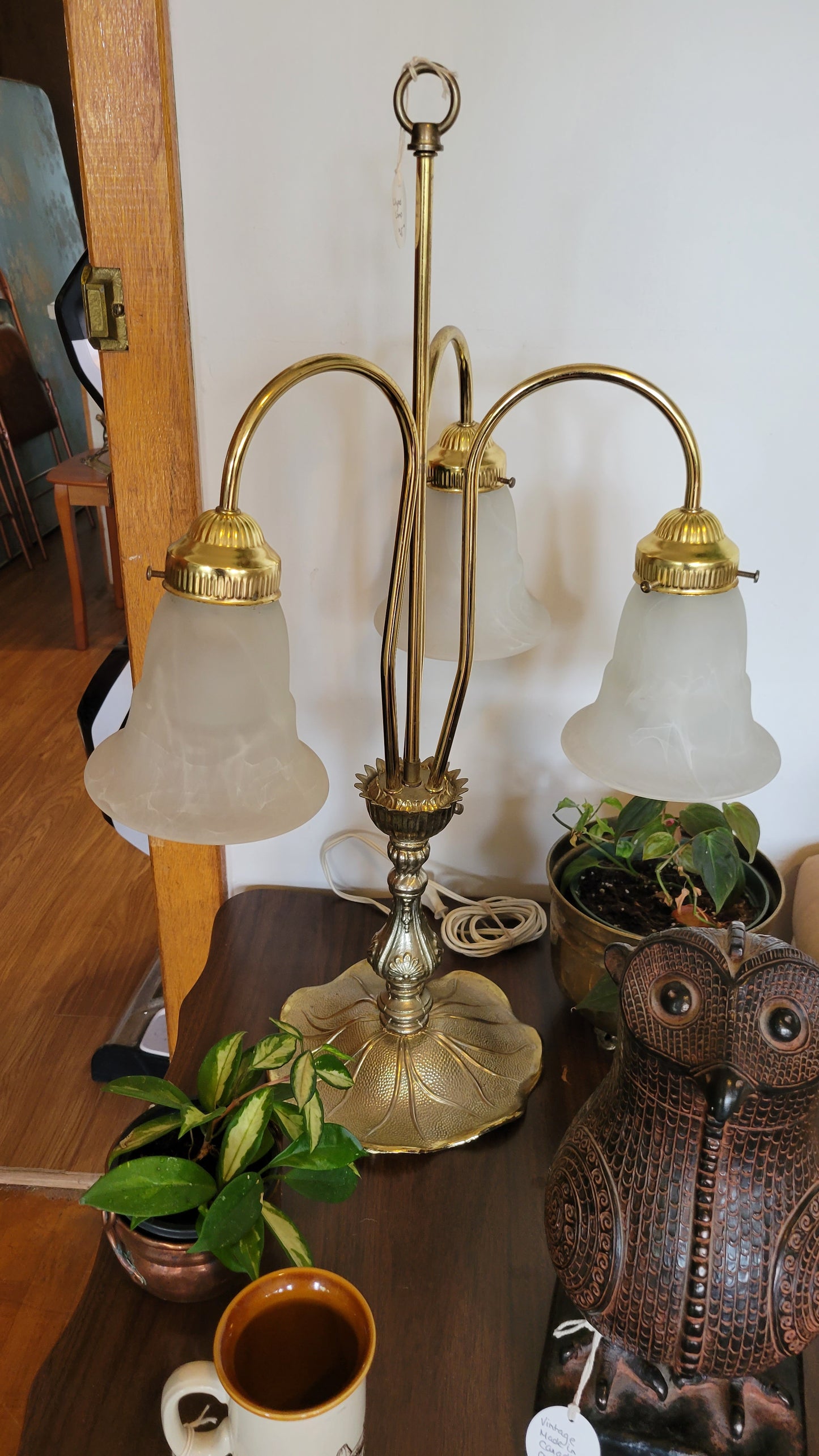 Lily pad 3 globe lamp (2 available)
