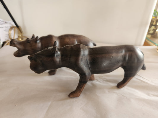 Set of 2 Carved Animals