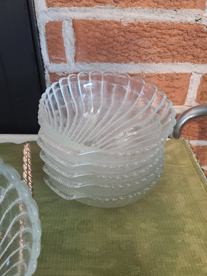 Vintage Arcoroc France Cougillage Clam Shell Clear Serving Dish and Dessert bowls