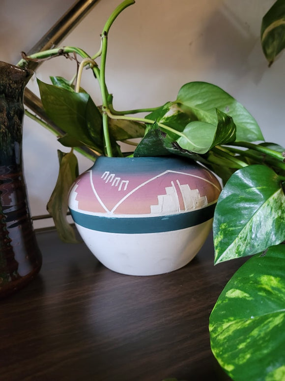 Sioux Pottery plant pot