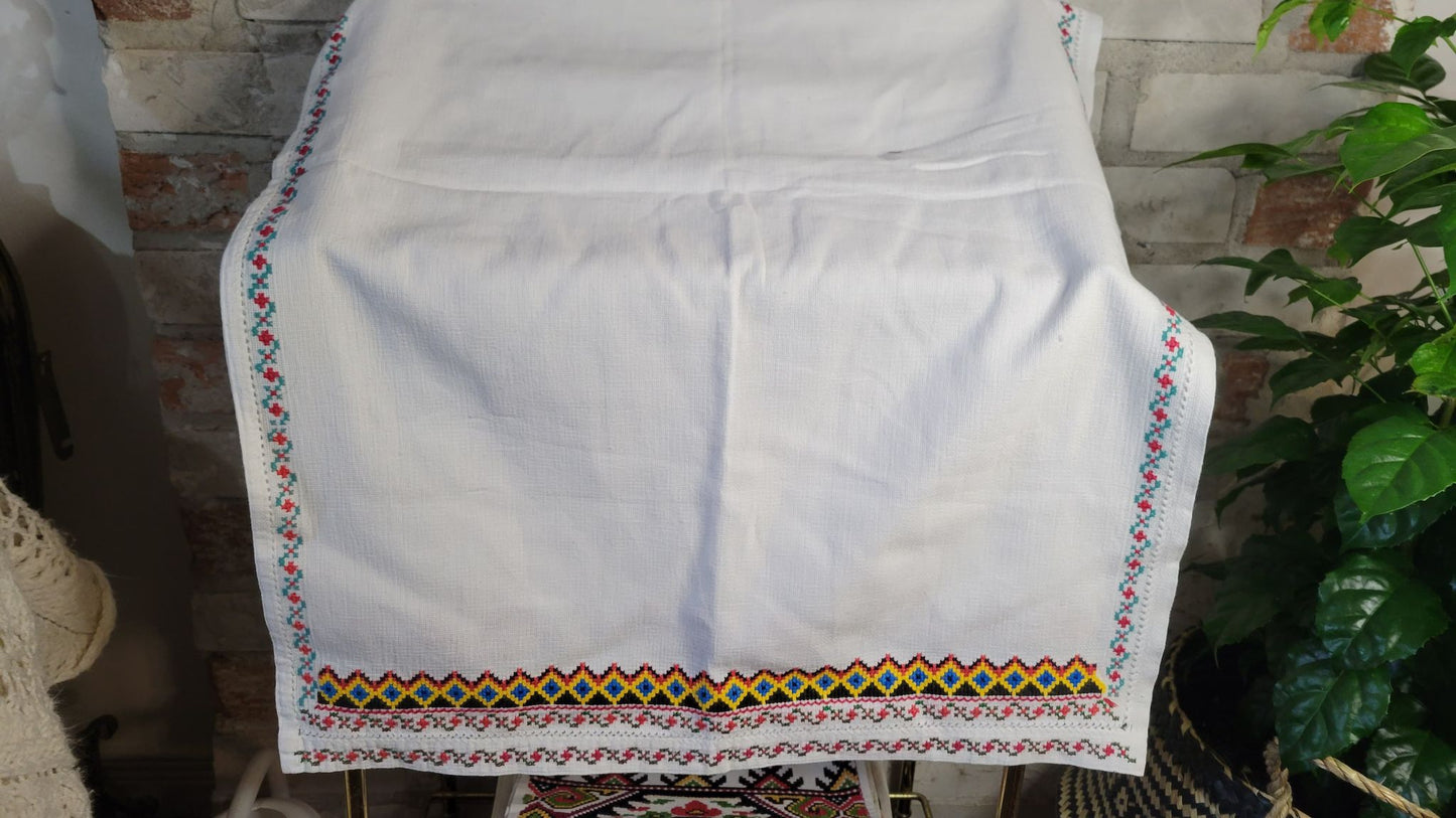 20 Inch Wide Swedish Table Runner