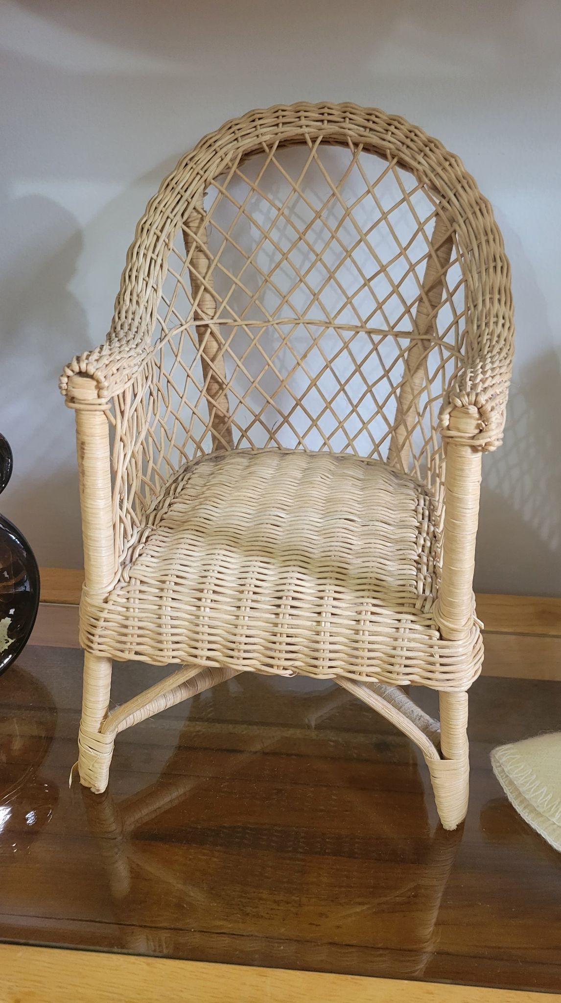 Doll/Plant Wicker Chair